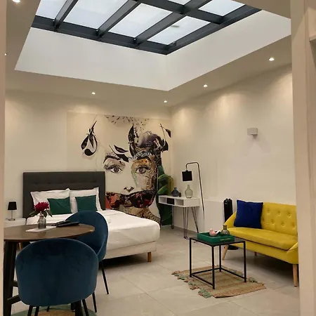 Apartment Pour Couples Dans Le 17eme
